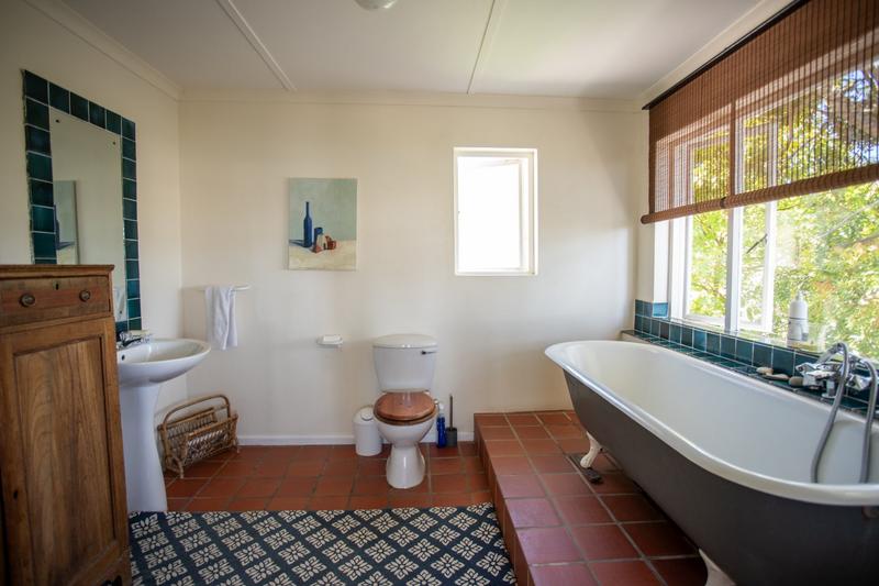 To Let 5 Bedroom Property for Rent in Hobie Beach Western Cape